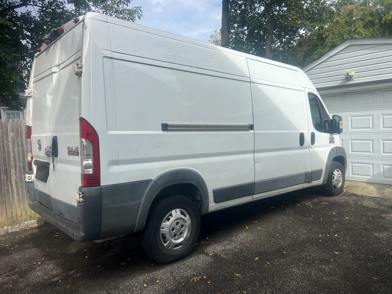 Ram ProMaster 2500 Cargo Van - photo 3