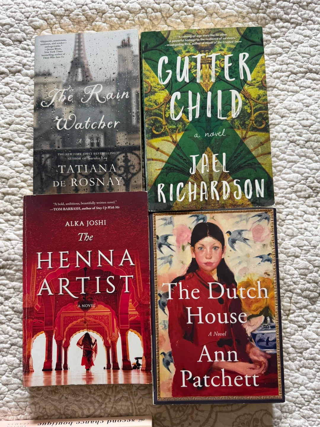 Assorted books - photo 5