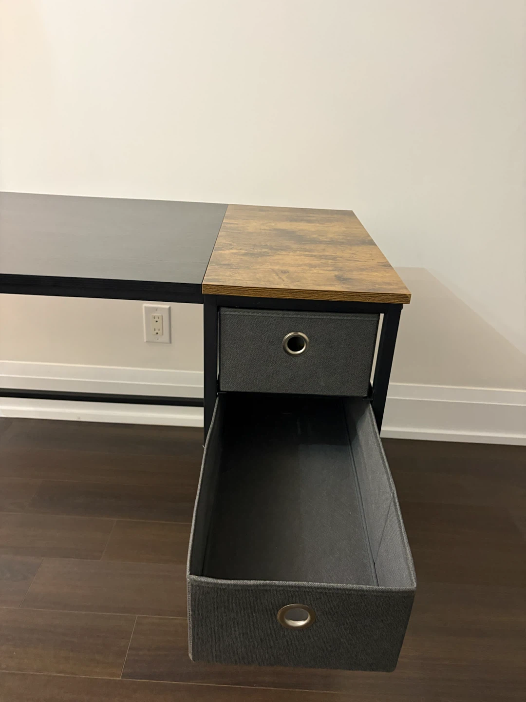 Office desk with drawers - photo 2