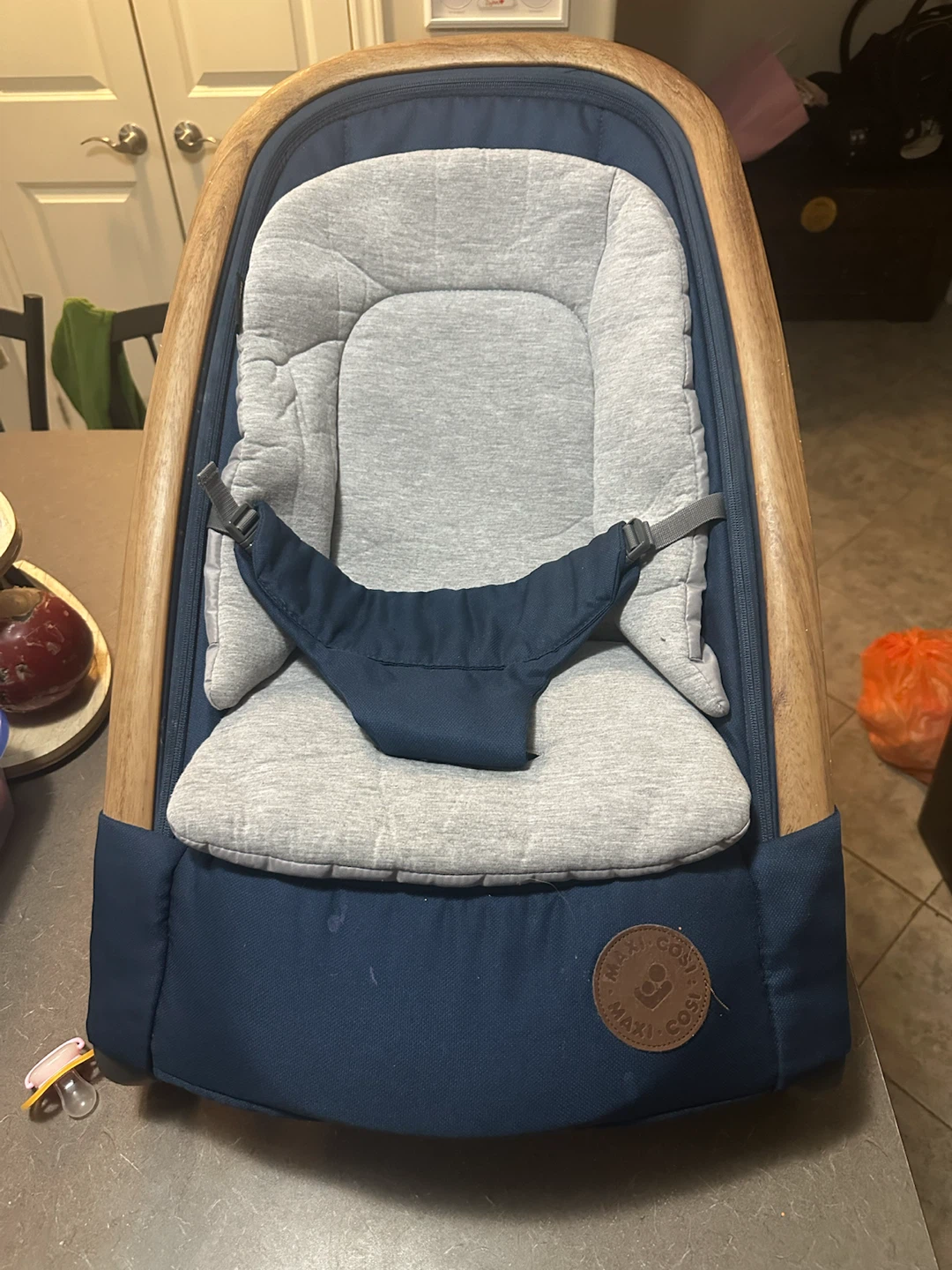 Maxi Cosi baby chair rocker