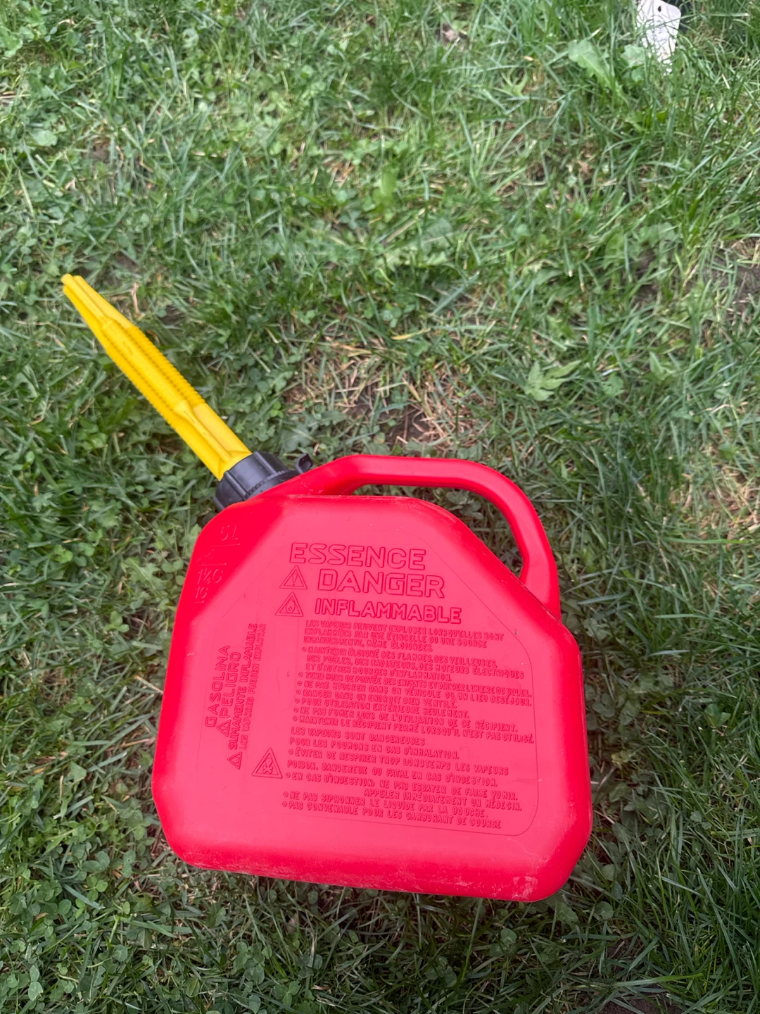 5 Litre Red Gasoline Jerry Can - photo 2