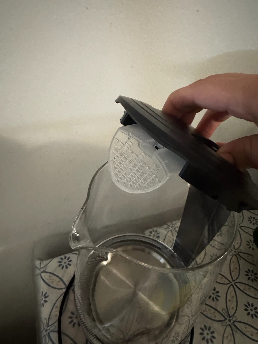 Bella 1.7L Glass Electric Kettle - photo 2