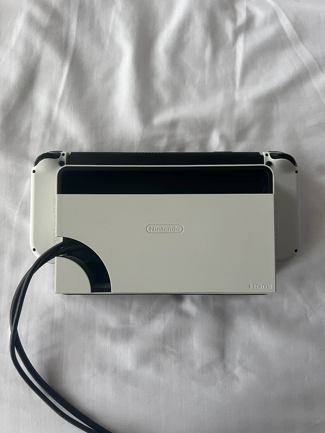 Barely Used Nintendo Switch OLED (White) in Perfect Condition - photo 2