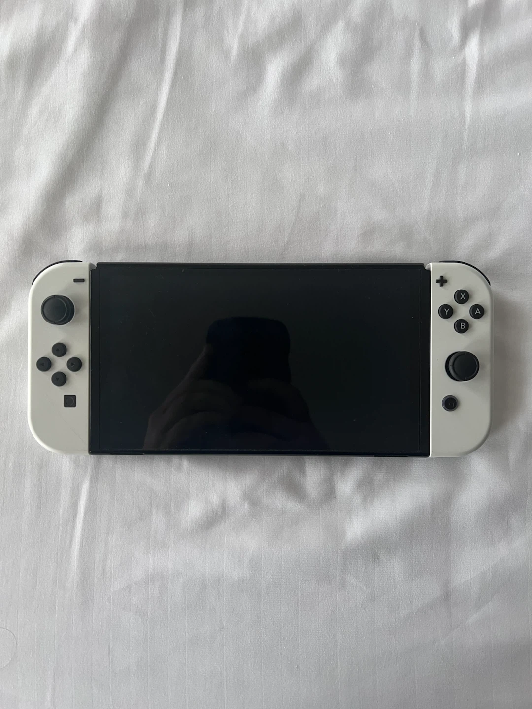 Barely Used Nintendo Switch OLED (White) in Perfect Condition - photo 3