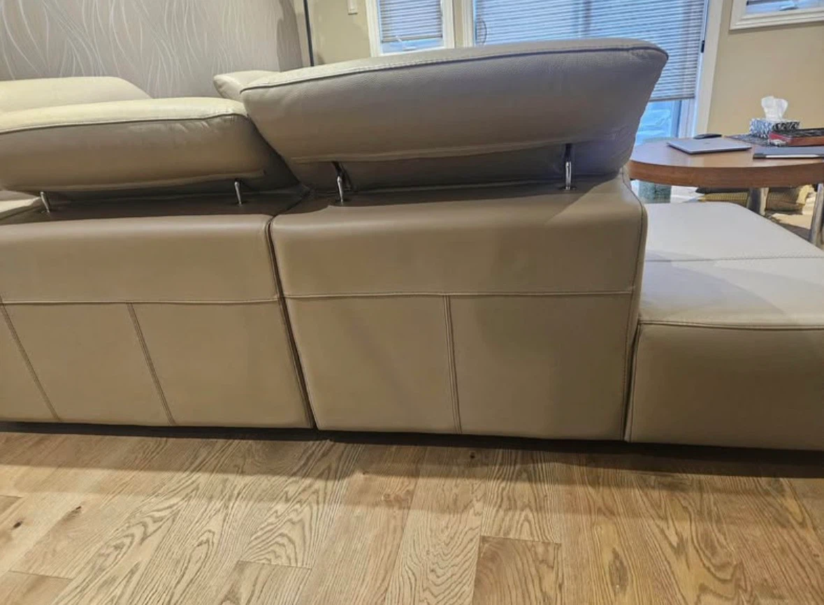 Giuseppe & Giuseppe Leather Couch - photo 4