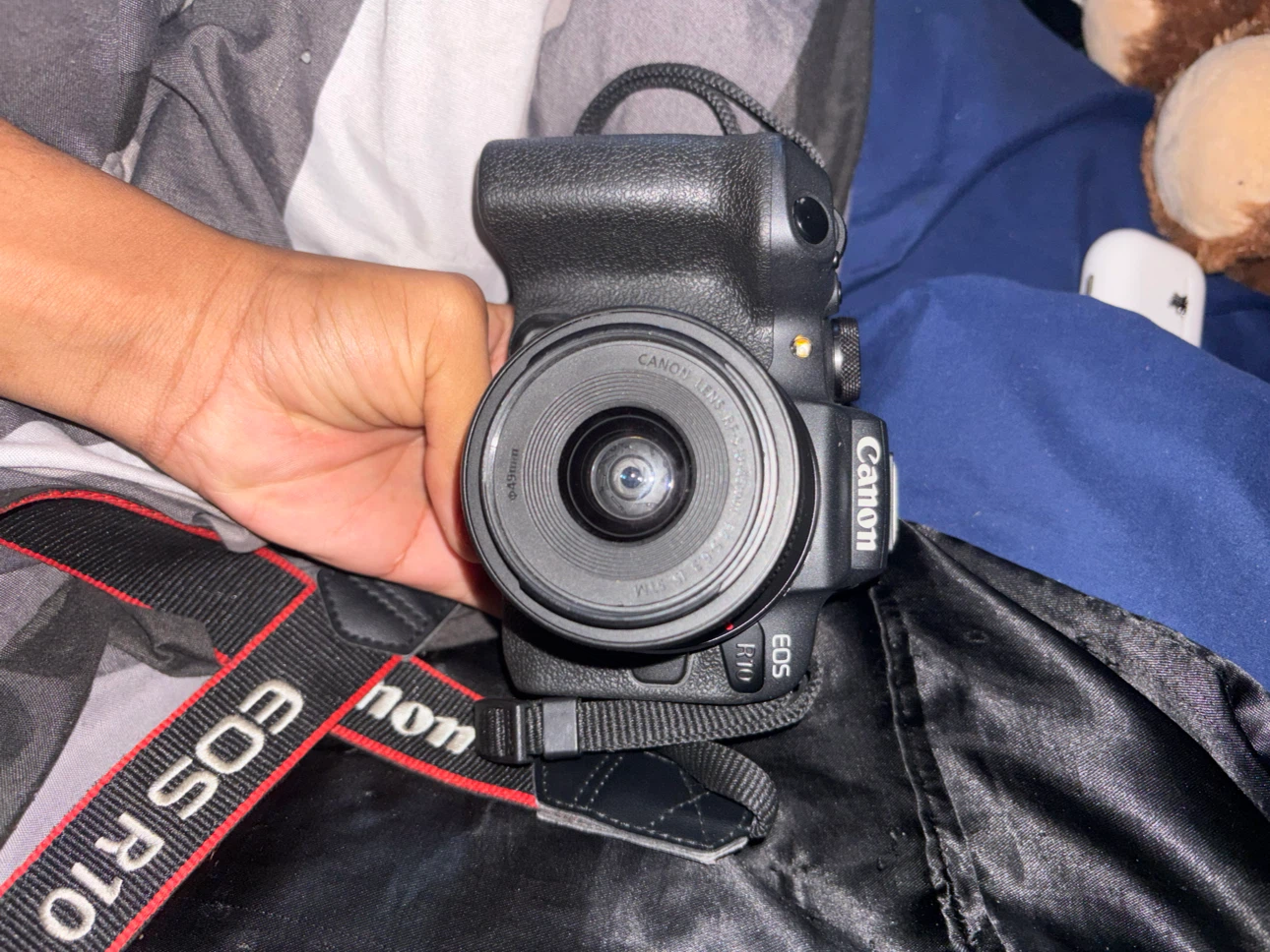 Canon EOS R10 Mirrorless Camera - photo 3