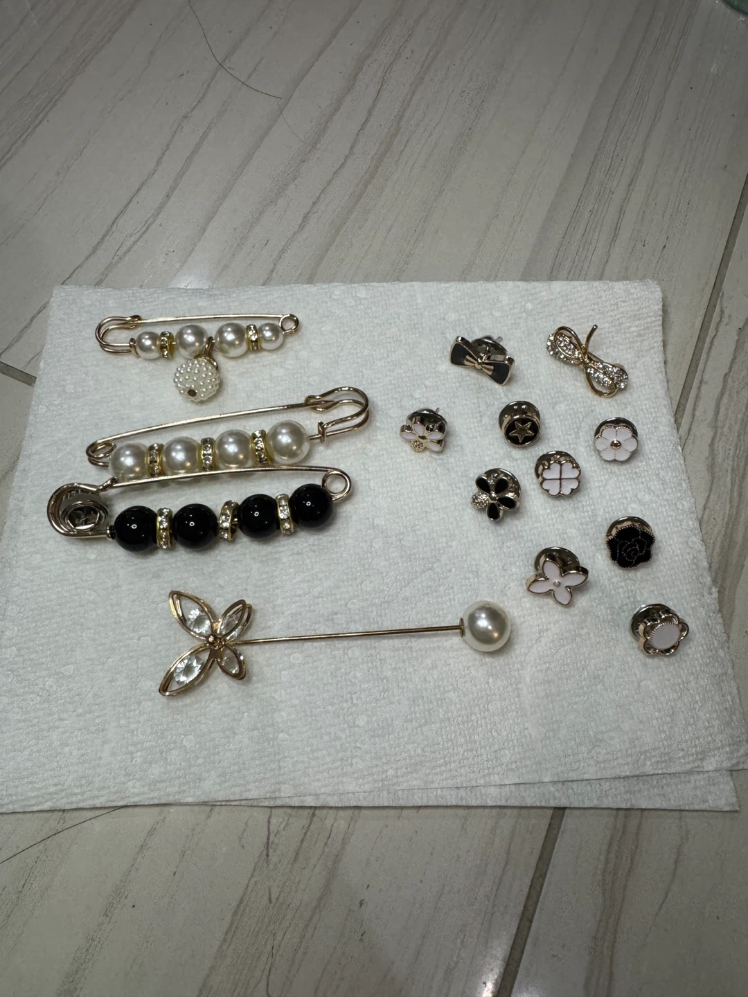 Assorted Decorative Pins and Brooches - photo 2