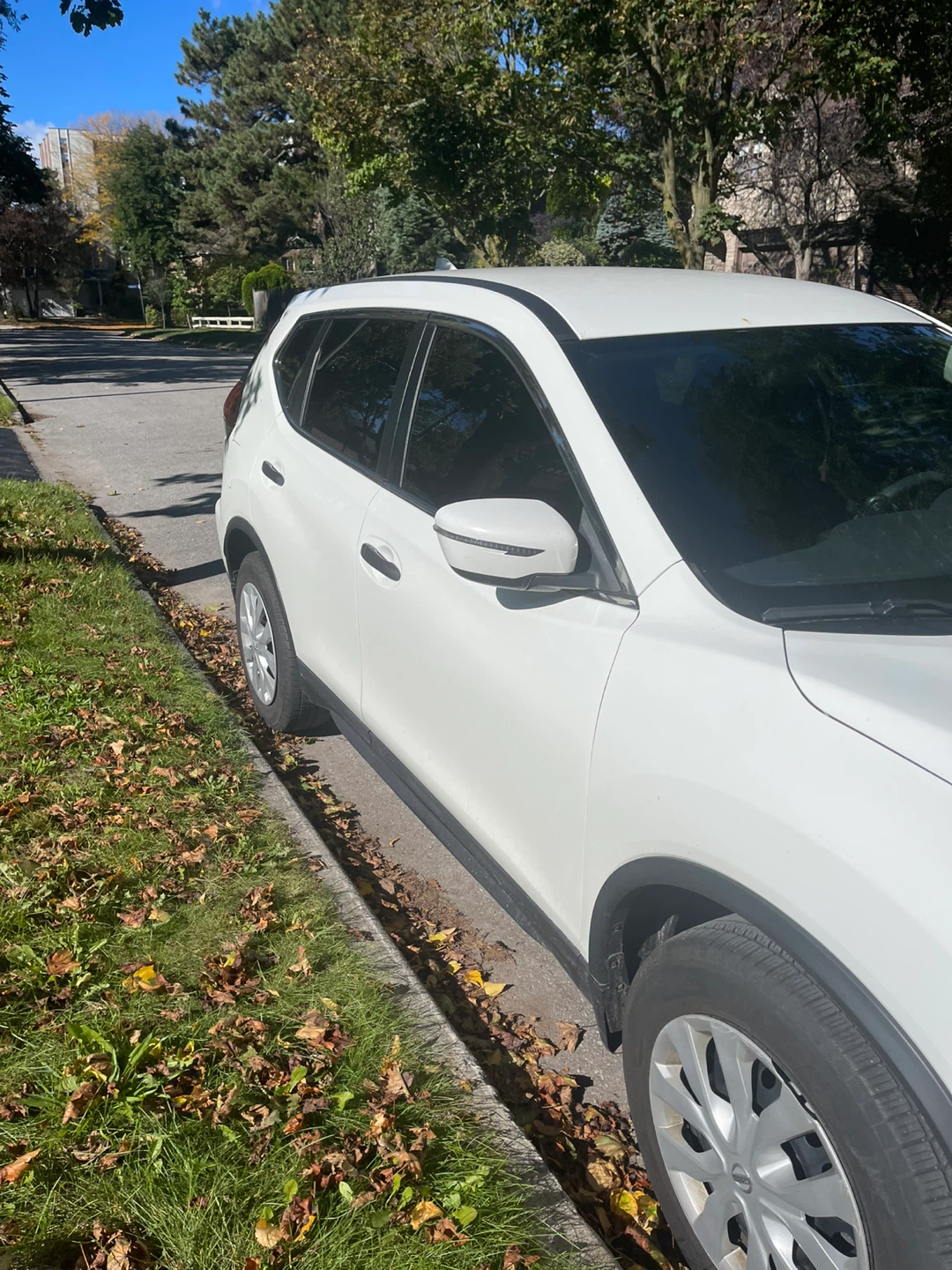 Selling 2017 Nissan Rouge _ S as is - photo 4