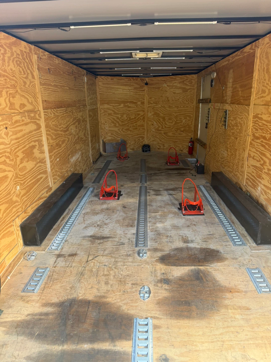 20 foot v-nose dovetail trailer - photo 4