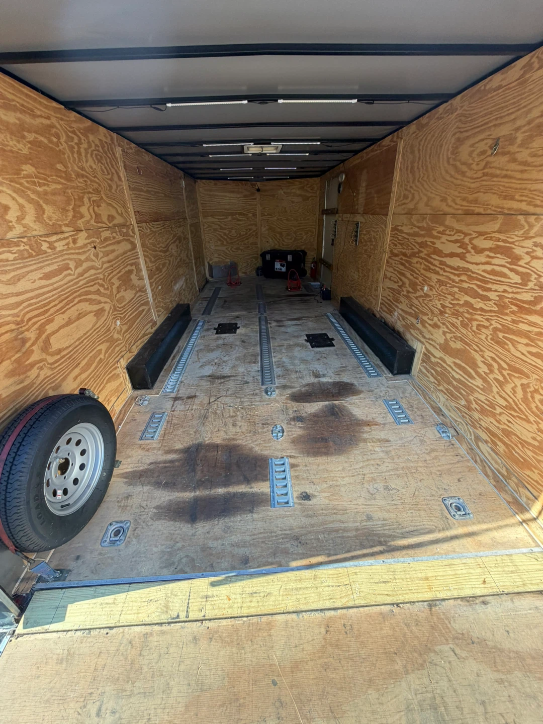 20 foot v-nose dovetail trailer - photo 5