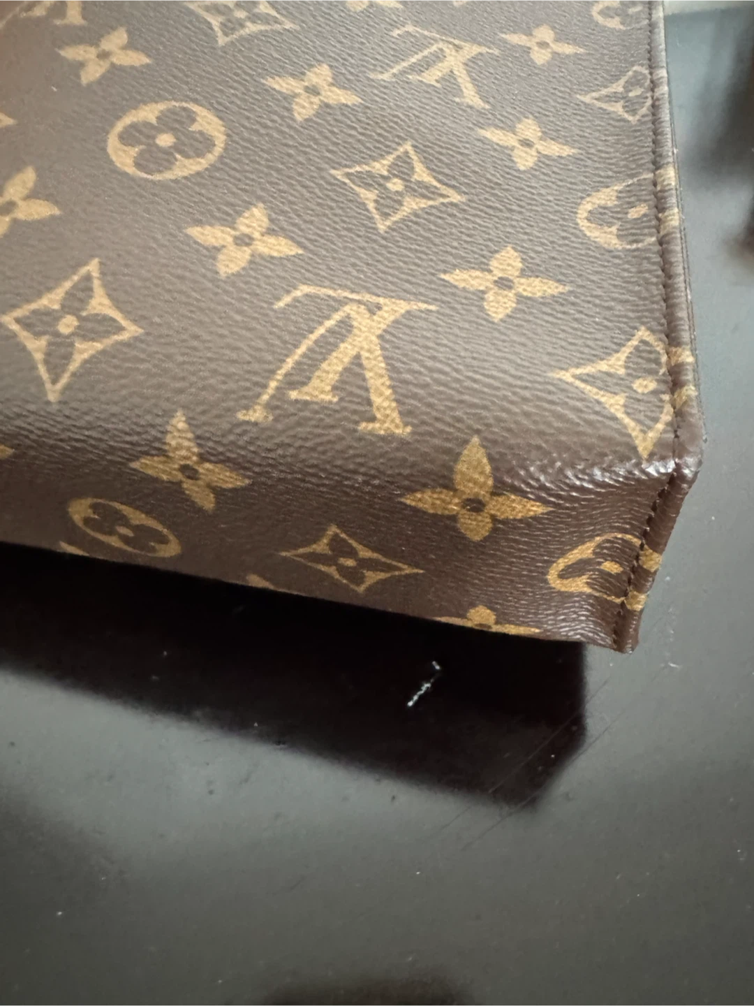 Louis Vuitton Monogram Toiletry Pouch euc 26 comes with receipt - photo 4
