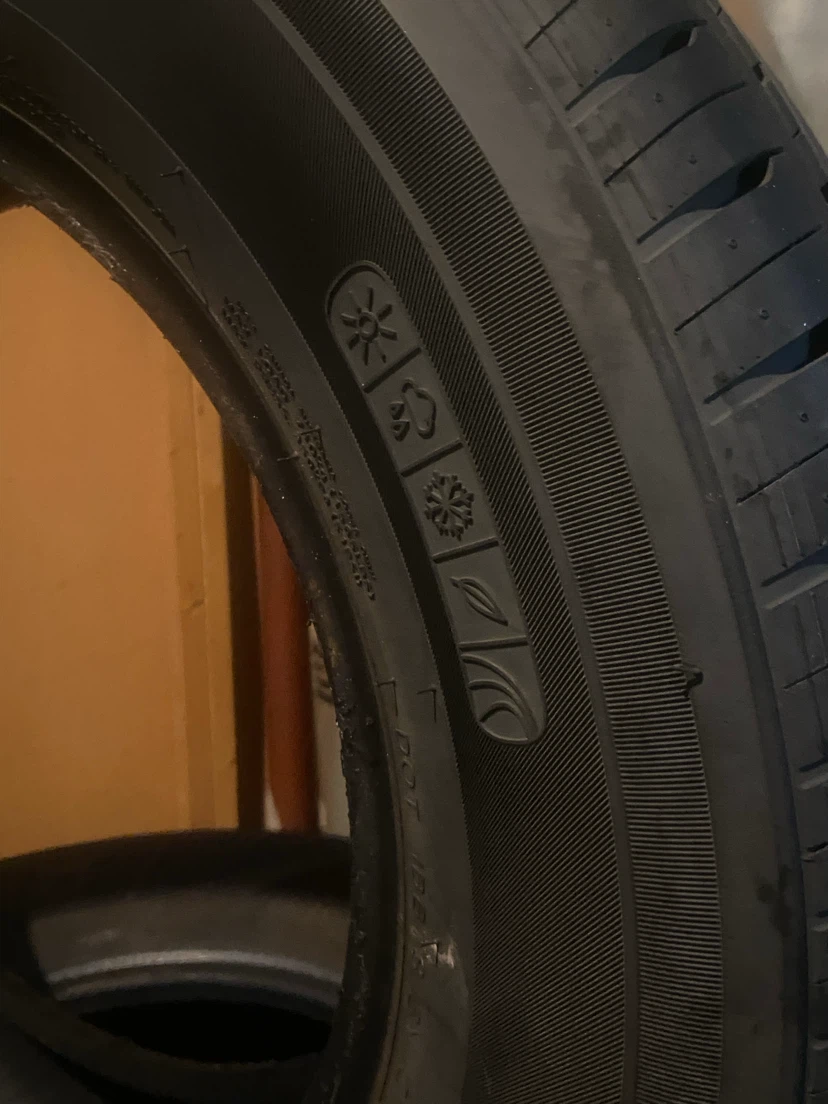 Set of 4 Certified All-Weather Tires 205/70R15 - photo 3