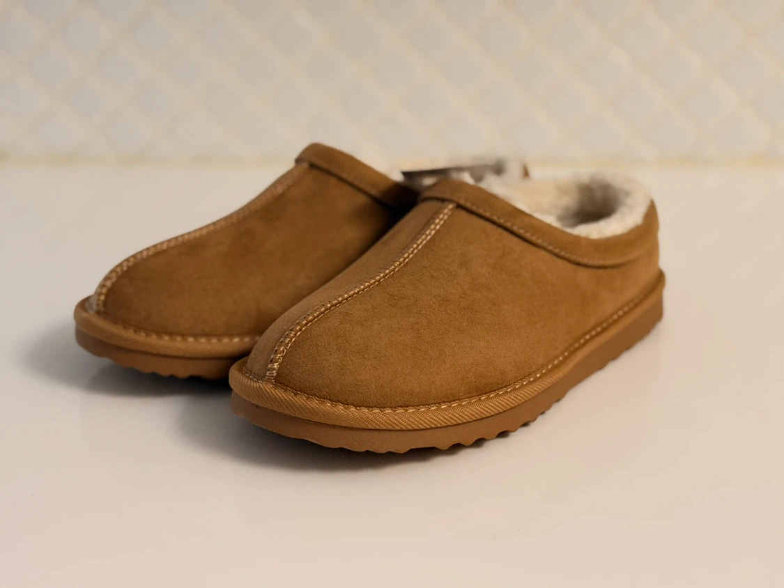 Cat & Jack Brown Slippers Size 4