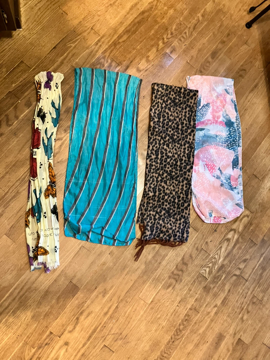 Set of 4 Fashion Scarves