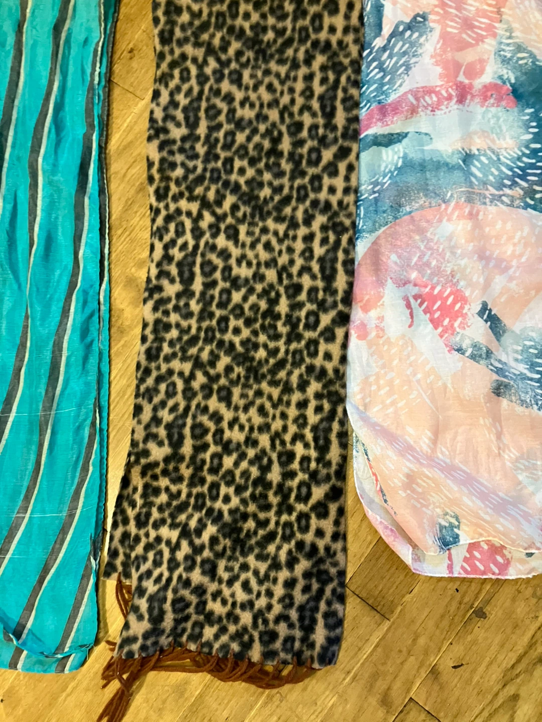 Set of 4 Fashion Scarves - photo 3