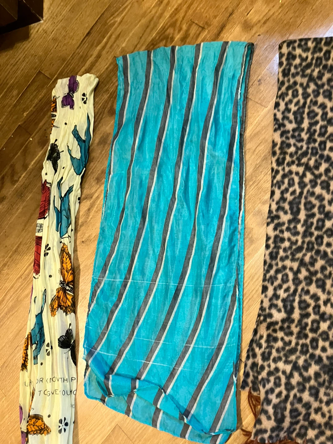 Set of 4 Fashion Scarves - photo 4