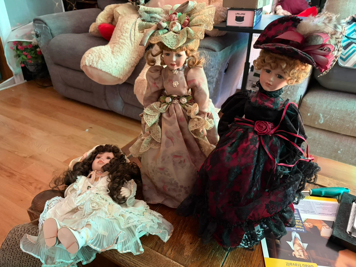 Collection of Decorative Porcelain Dolls - photo 2