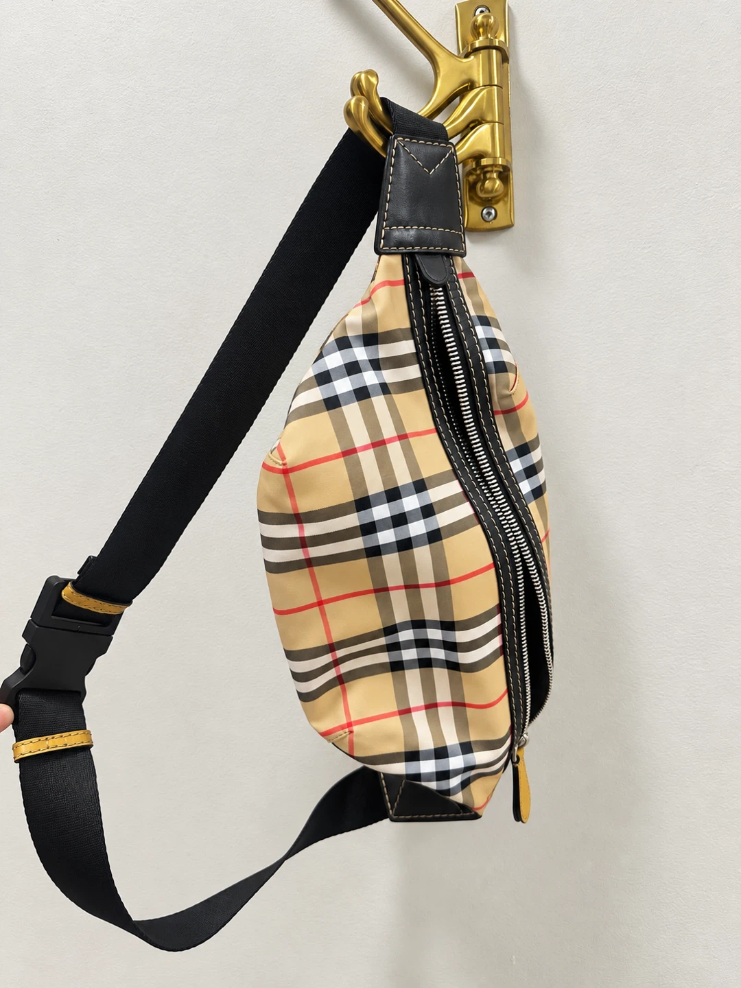 Burberry Check Nylon Bum Bag - photo 2