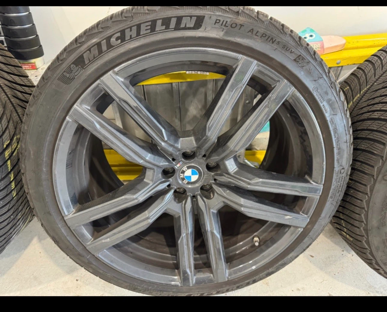Set of 4 BMW X5M X6M OEM winter tires 21-in Michelin Pilot Alpin