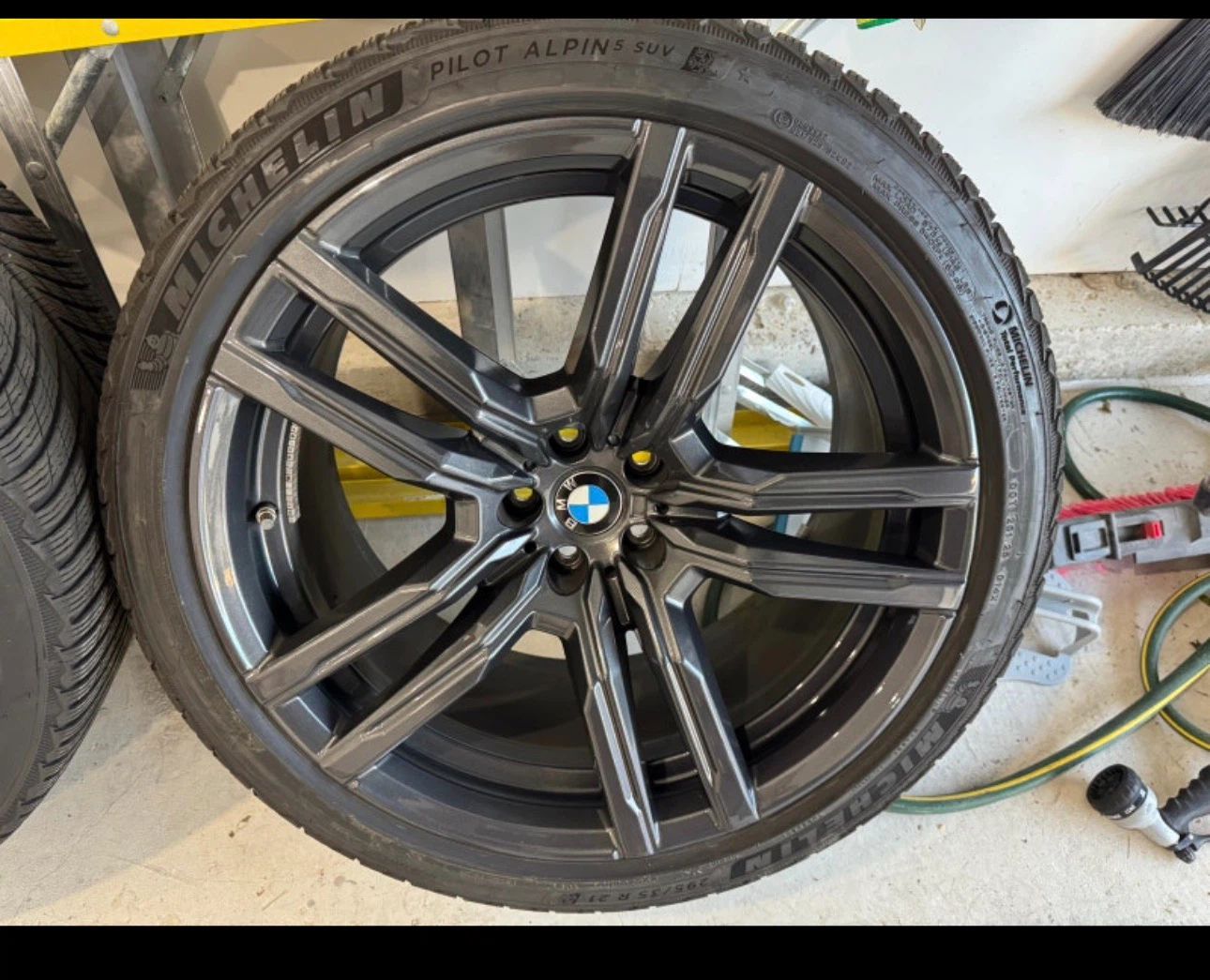 Set of 4 BMW X5M X6M OEM winter tires 21-in Michelin Pilot Alpin - photo 2