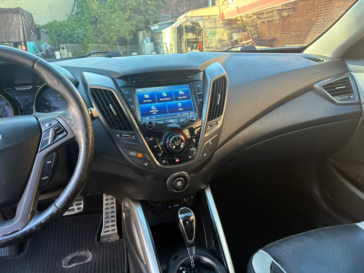 Hyundai Veloster - photo 5