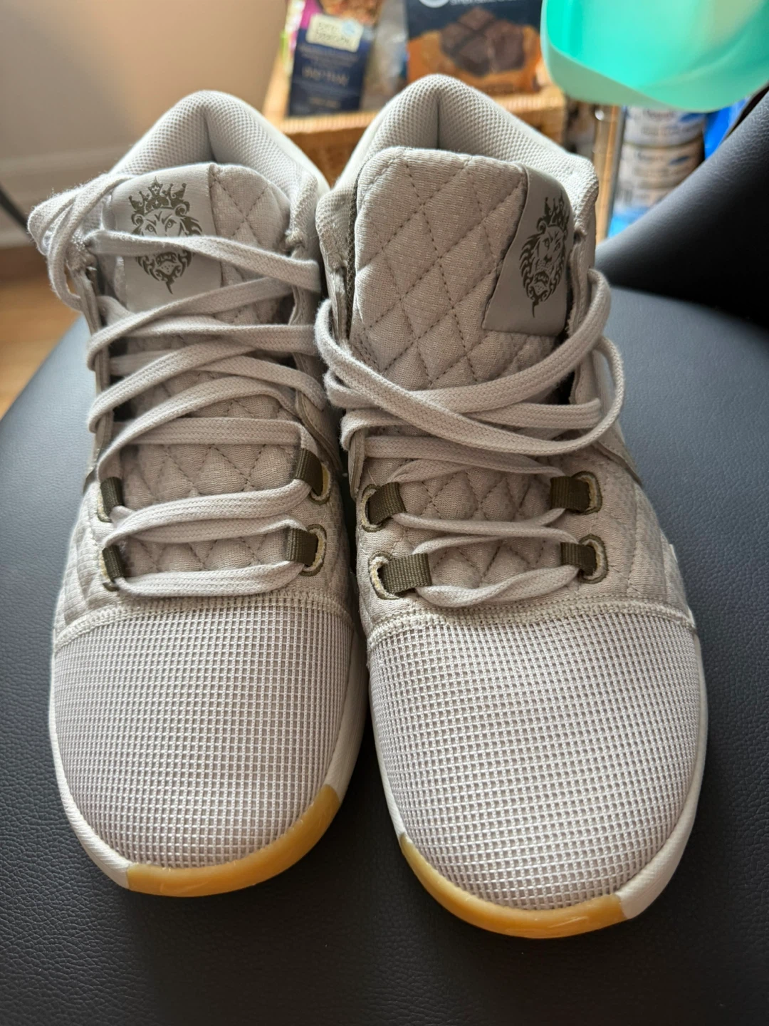 Size 9 Men’s Nike LeBron Witness Basketball Shoes
