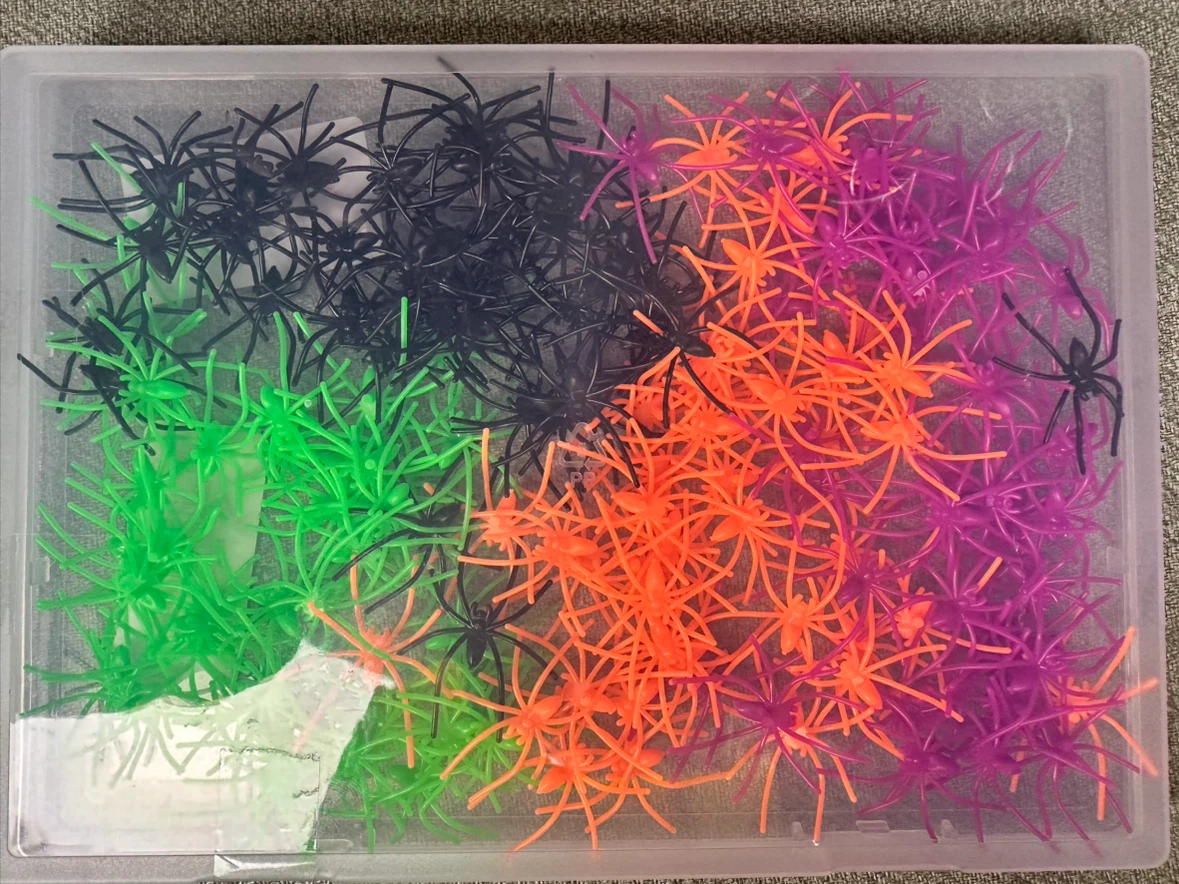 Assorted Plastic Toy Spiders 160 PCS