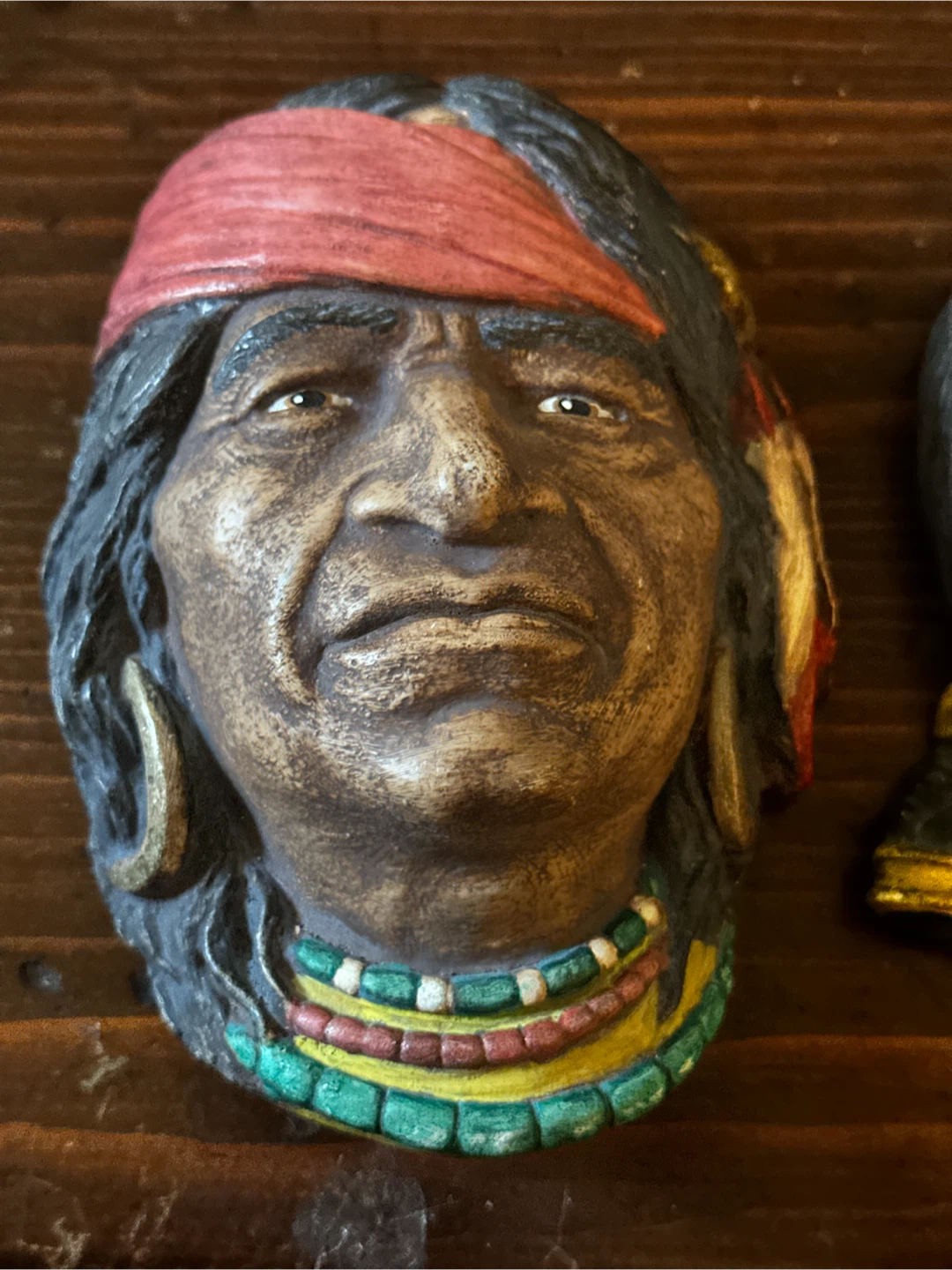 Vintage First Nations chalkware wall hangers - photo 3