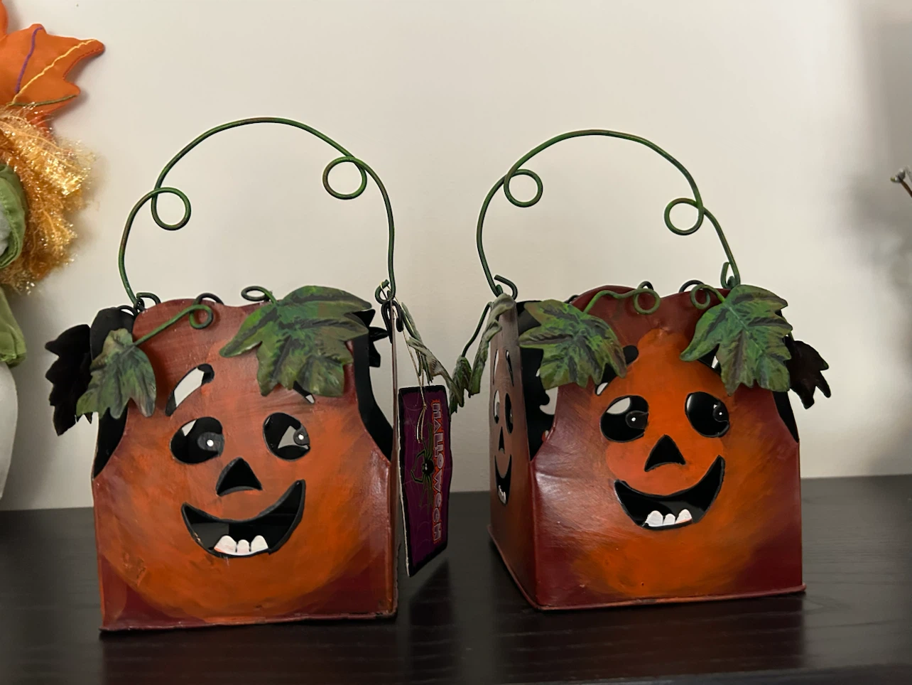 Two Halloween Pumpkin Tealight Holders + Small Tin, never used - photo 5