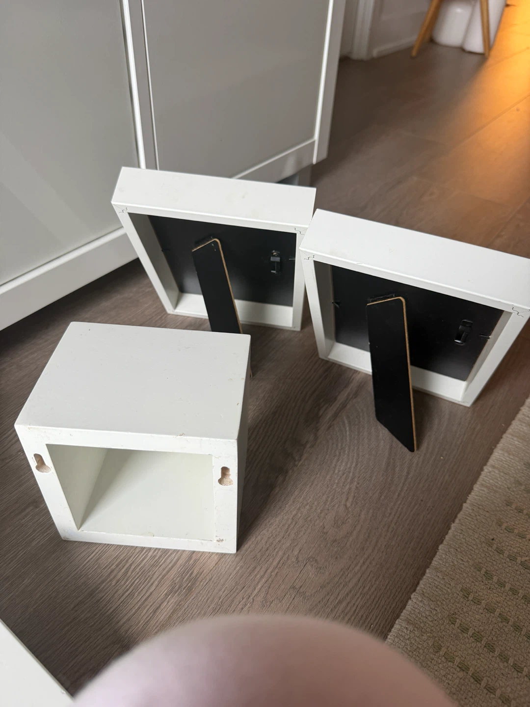 Free White picture frames and square shelf - photo 2