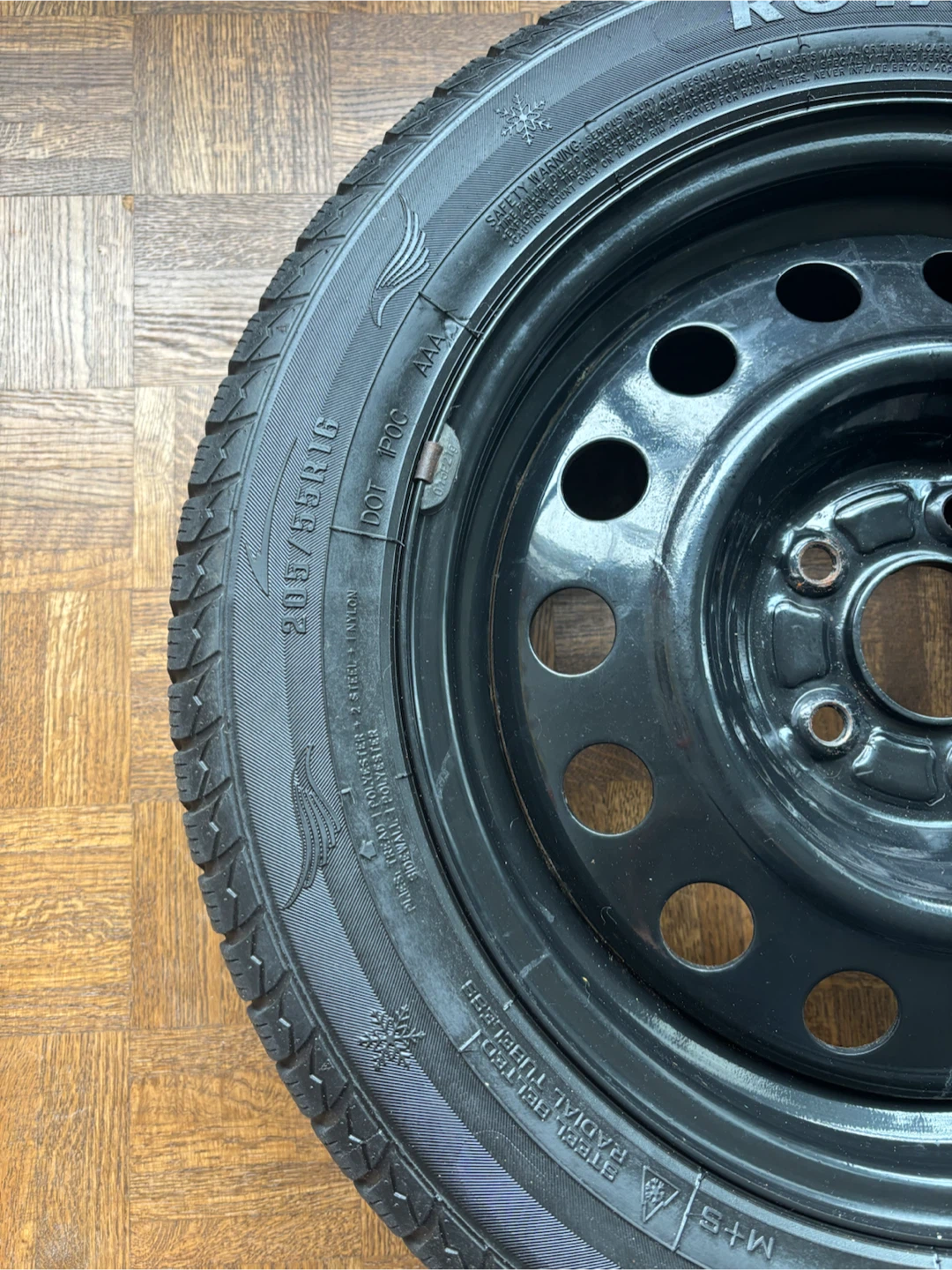 Goodride Royalsnow 205/55R16 Winter Tire on Steel Rim - photo 2
