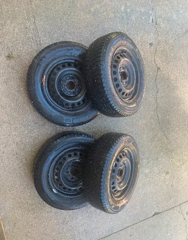 195 65 15 Michelin X Ice Snow Tires Set of 4 on Rims