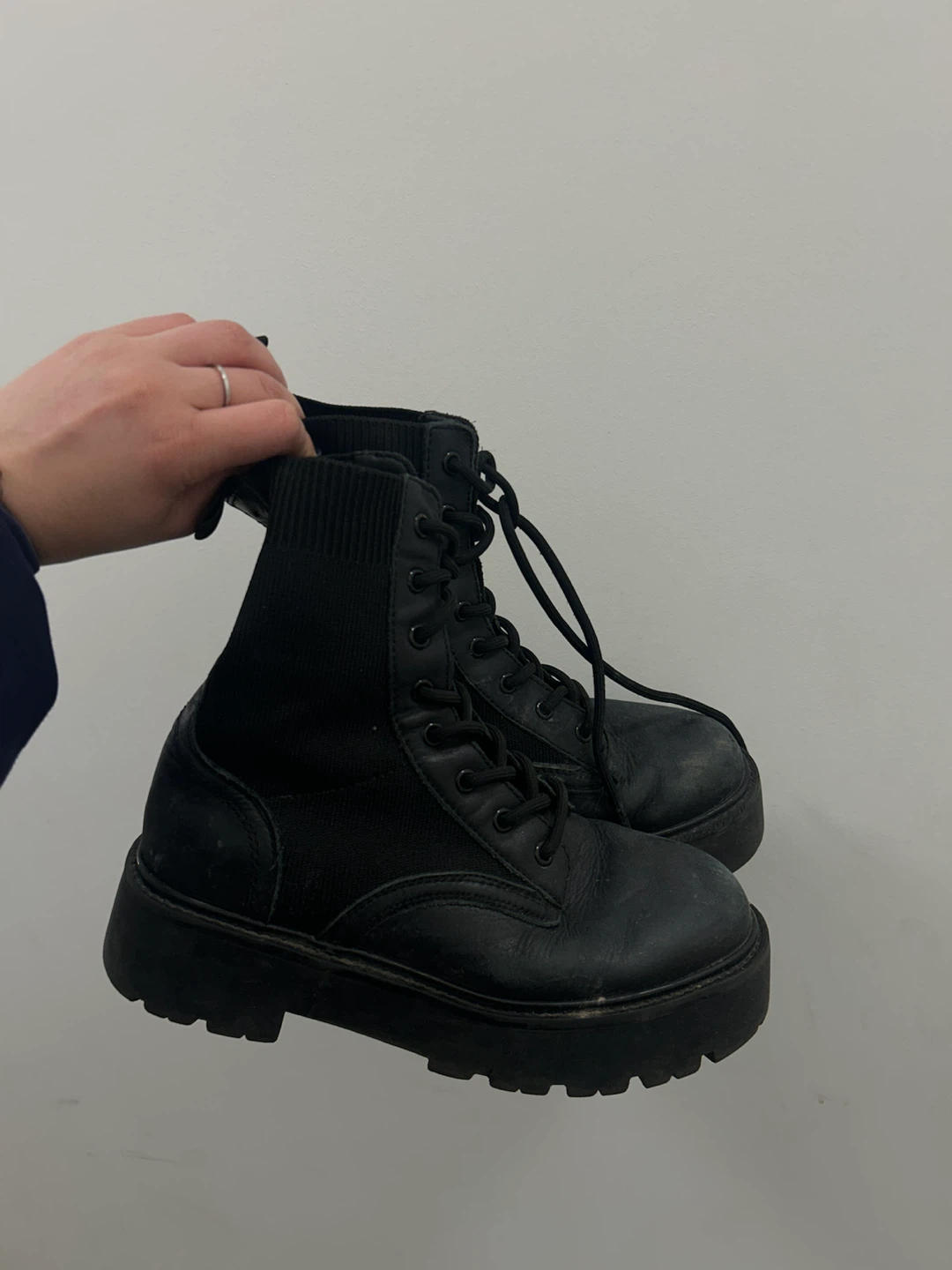 Black platform lace-up combat boots - photo 2