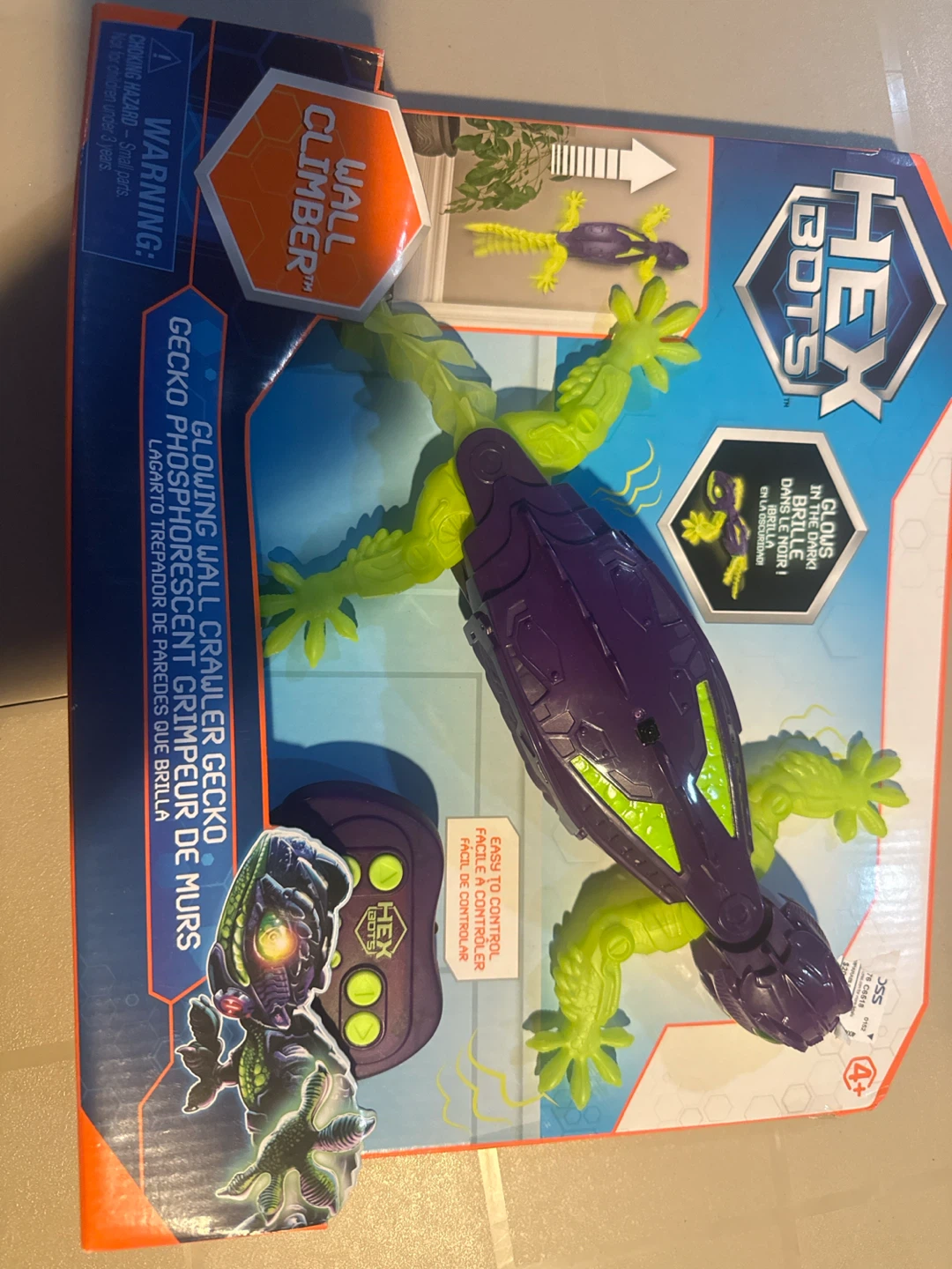 Hexbots Wall Climber Glowing Gecko Toy