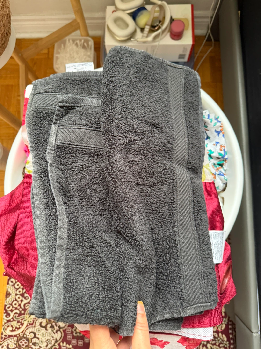 2 Wamsutta black Towel - photo 2