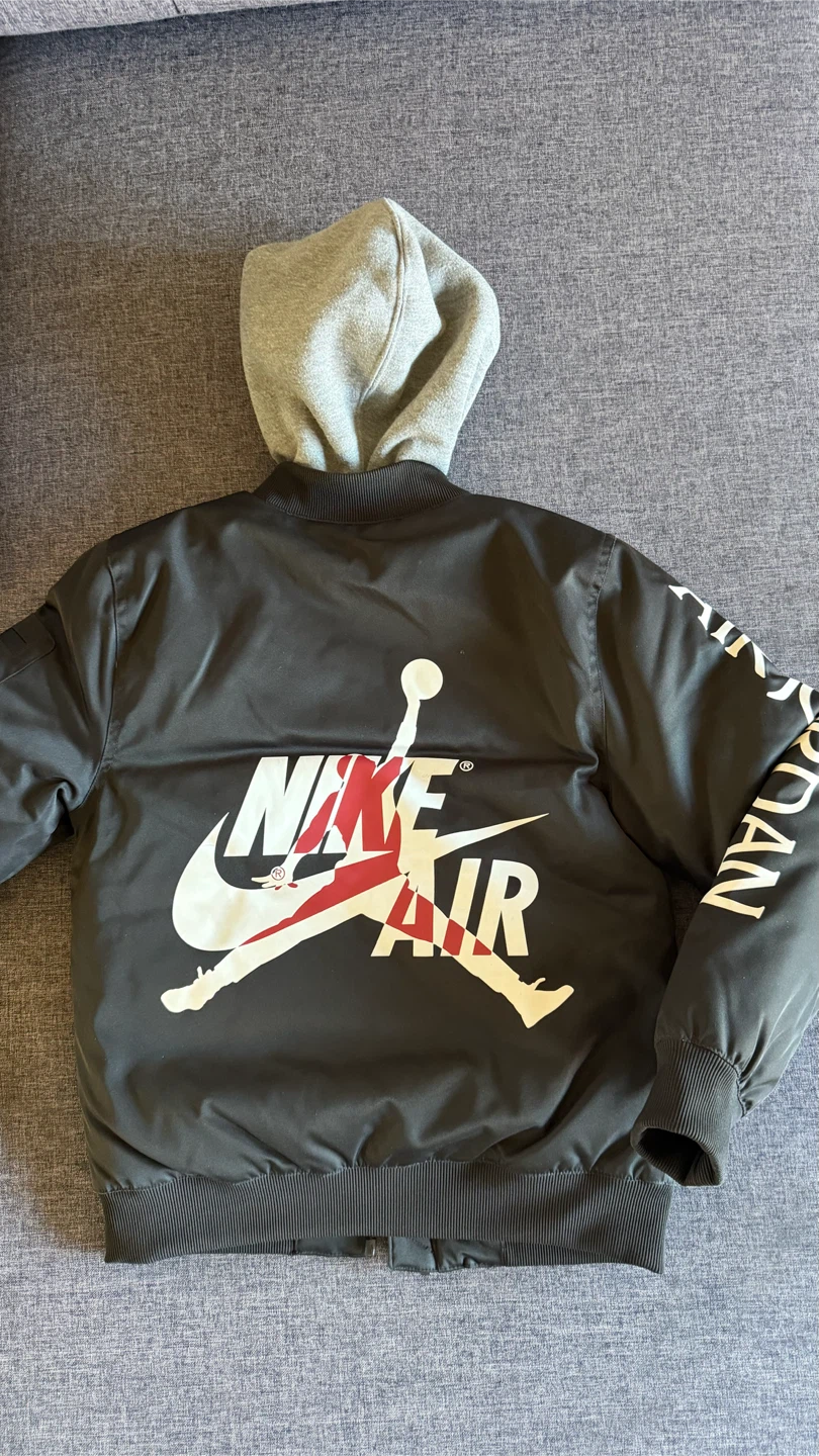 Air Jordan Youth Bomber Jacket - photo 2