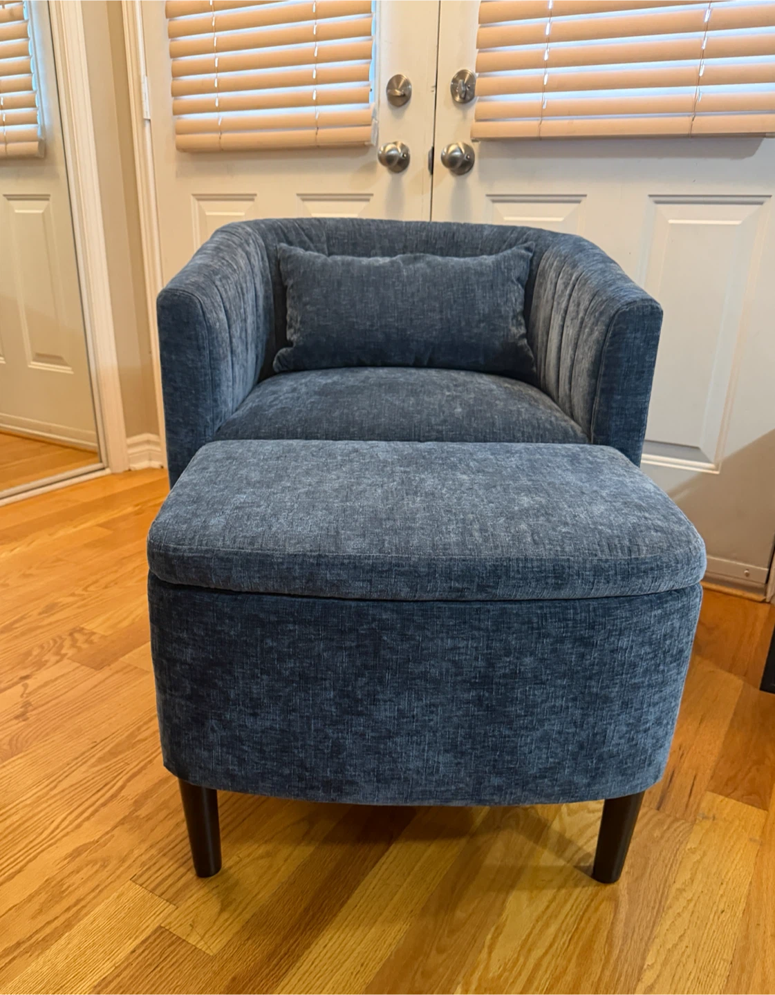 Blue Fabric Barrel Chair with Storage Ottoman-Brand new - photo 3