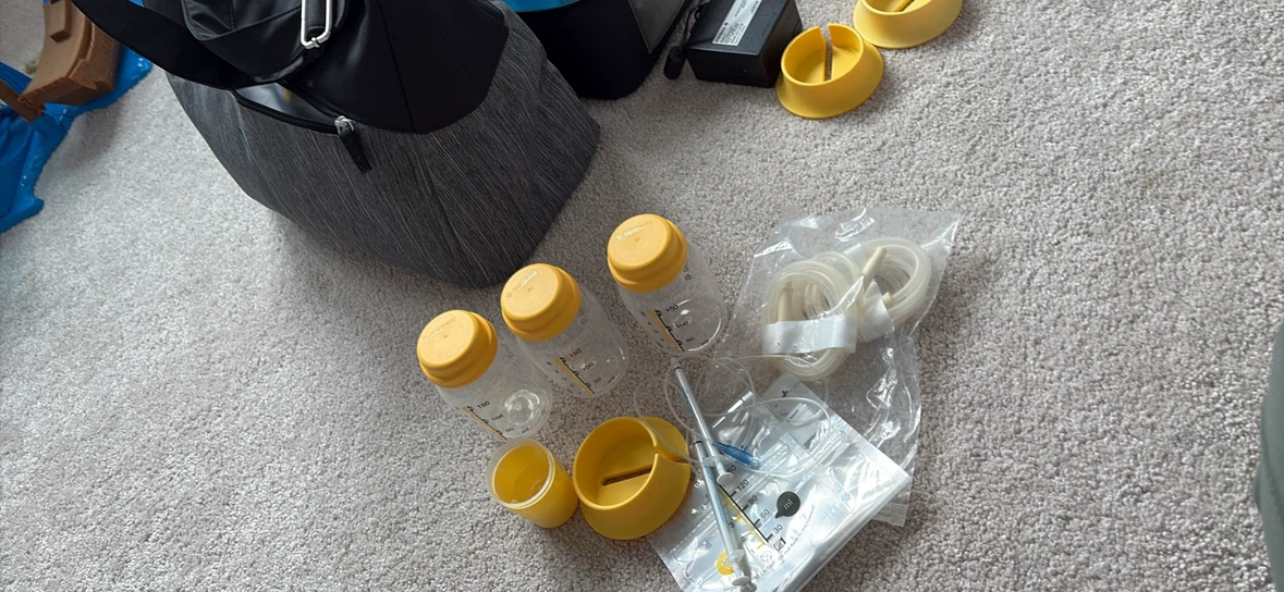 Medela Pump In Style Breast Pump Set - photo 3