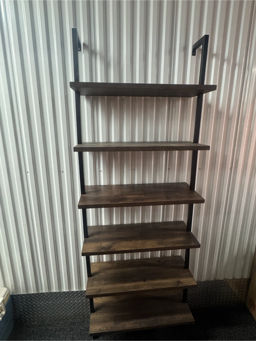 Industrial Style Wall-Mounted 5-Tier Bookshelf