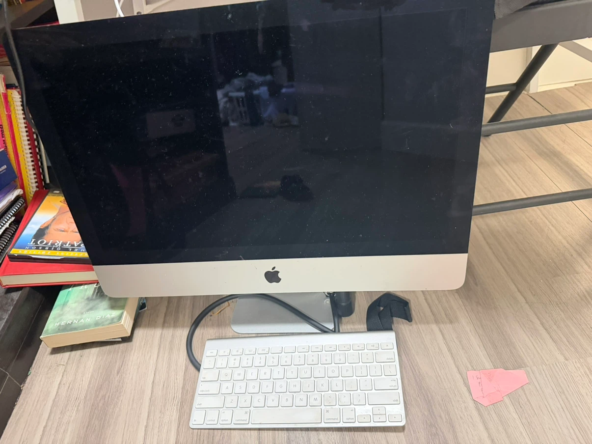 Apple iMac Desktop Computer