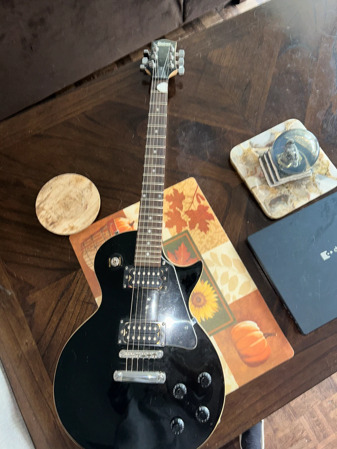 Black Univox Electric Guitar – Vintage Style - photo 2