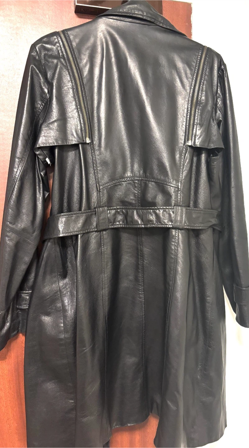 Danier Black Leather Trench Coat - photo 3