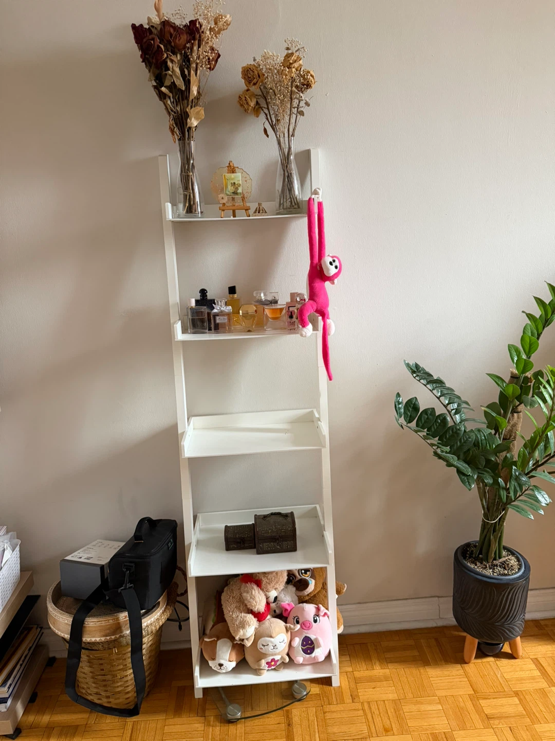 White 5-Tier Leaning Wall Shelf