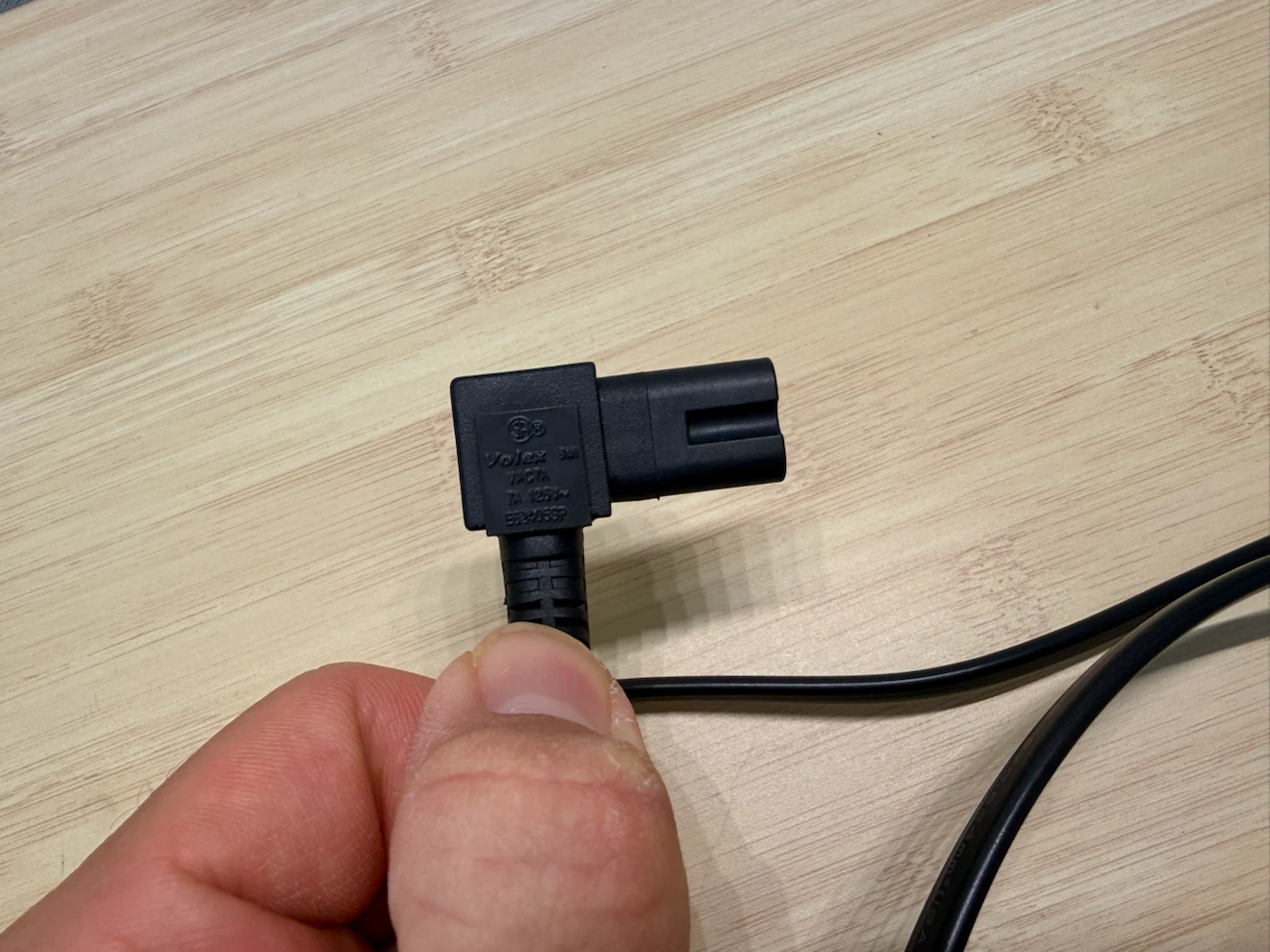Volex 2-Prong Right-Angle Power Cable - photo 3