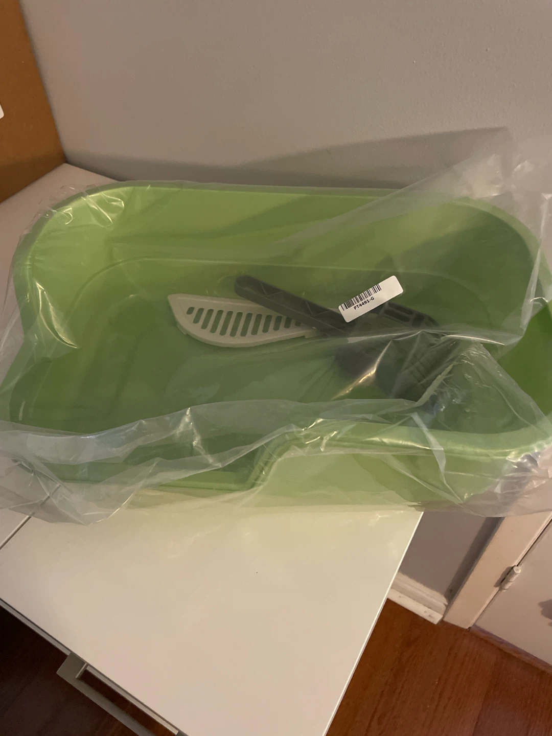 Green Cat Litter Box with Scoop