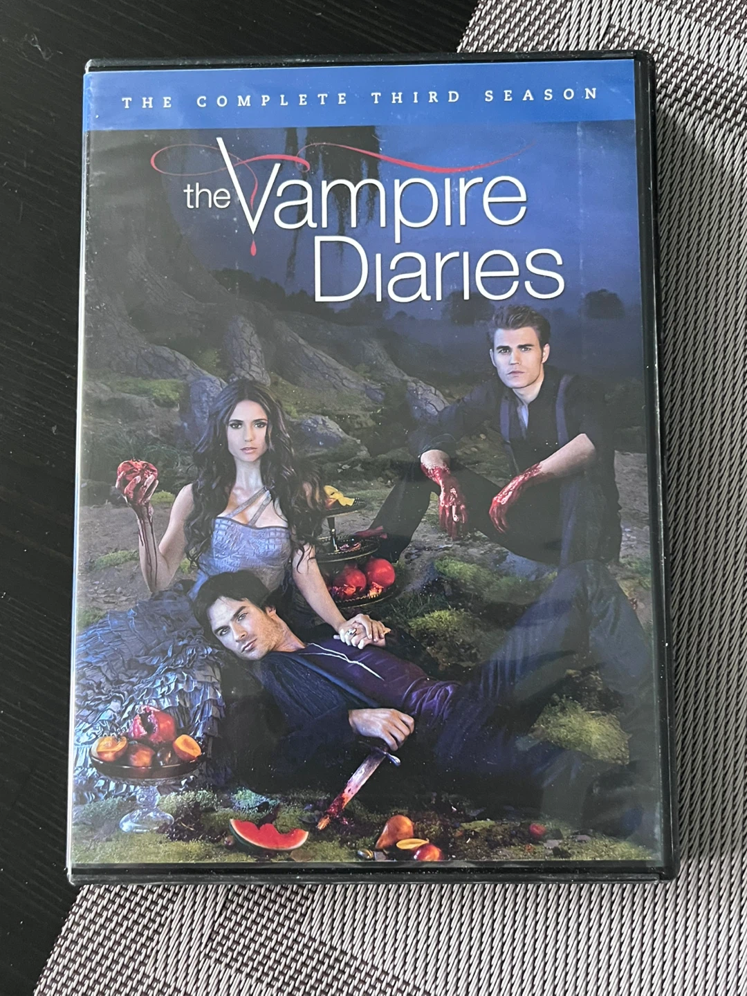 The Vampire Diaries: The Complete Third Season DVD - photo 3
