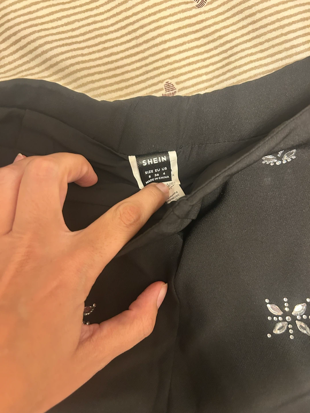 SHEIN Rhinestone Embellished Black Shorts - photo 2