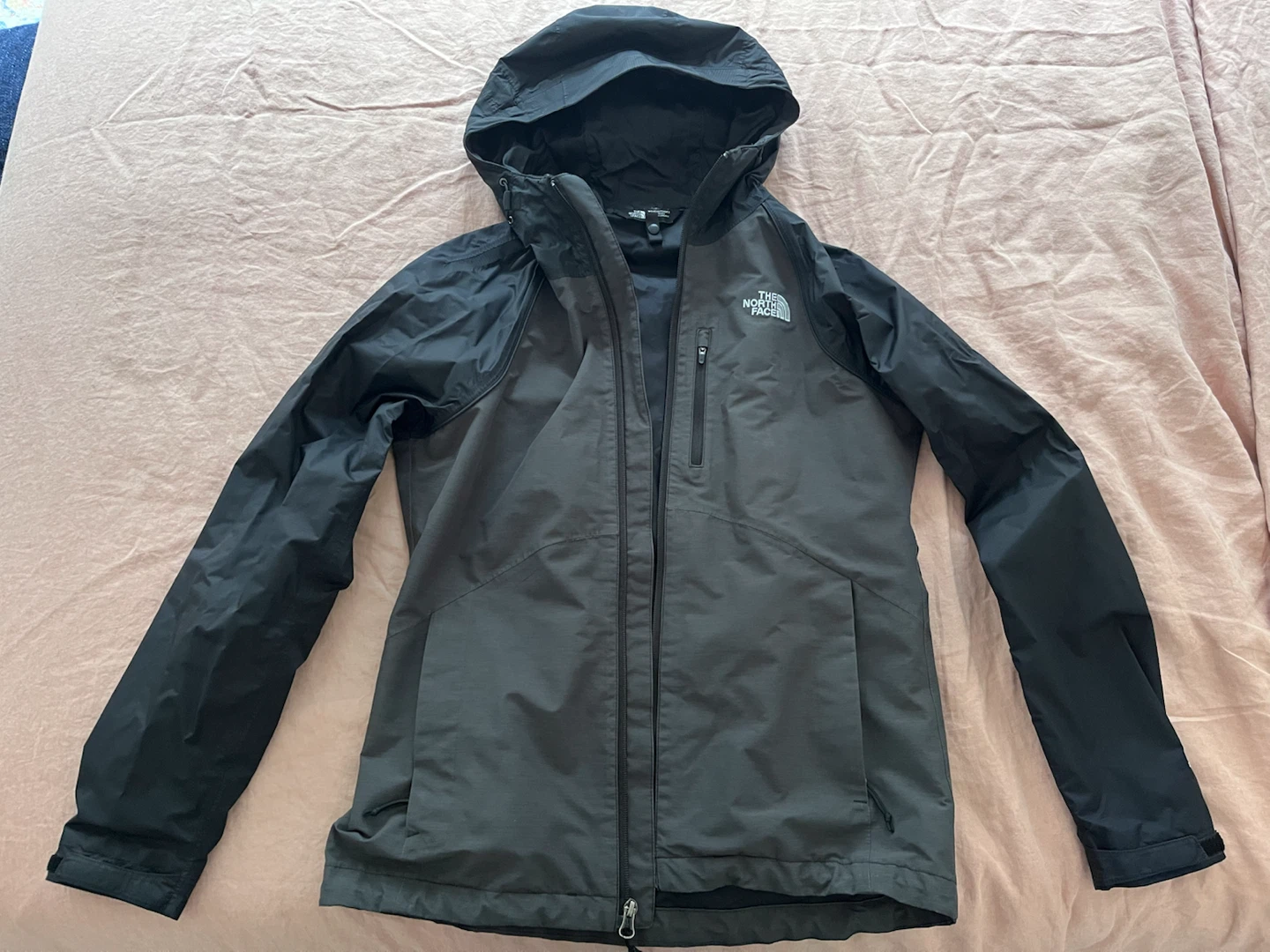 The North Face DryVent lined rain coat (Women’s Small)