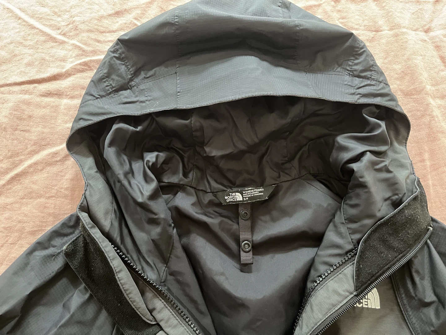 The North Face DryVent lined rain coat (Women’s Small) - photo 3