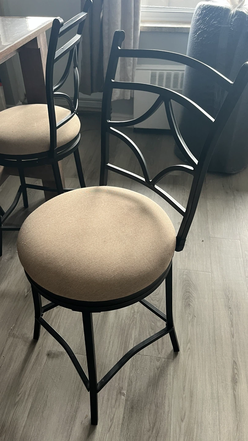 4 Swivel Stools - photo 2